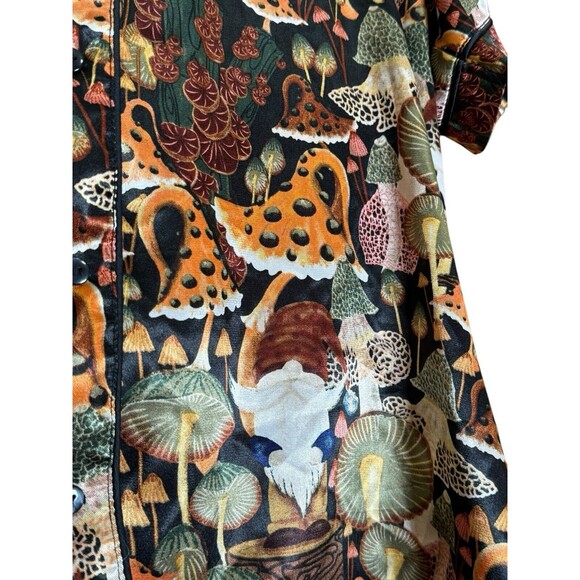 Earthbound Trading Co Mushroom & Gnome Button Up Collared Shirt Women’s Size S - Picture 5 of 11